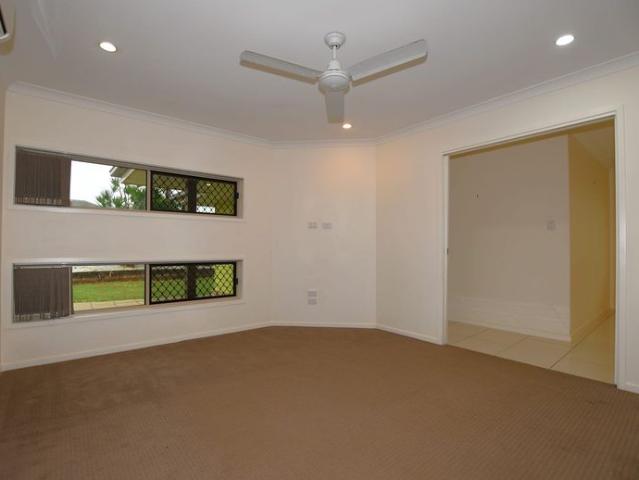 FOUR BEDROOM HOME IN ASHFIELD!