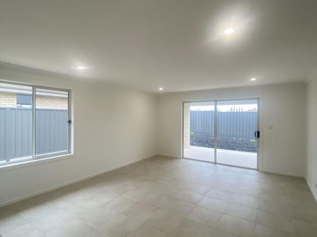 Four bedroom Home in Blakeview!