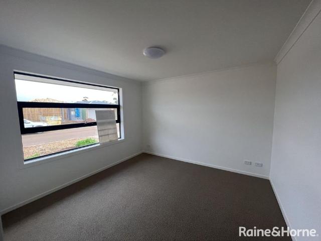Four bedroom Home in Blakeview!