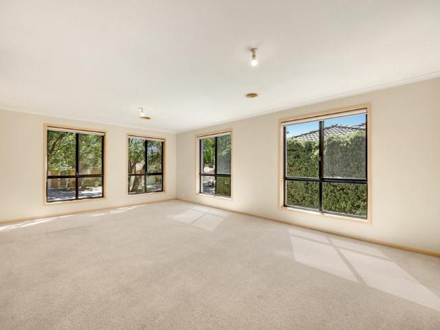 Four Bedroom Home In Convenient Gungahlin Location