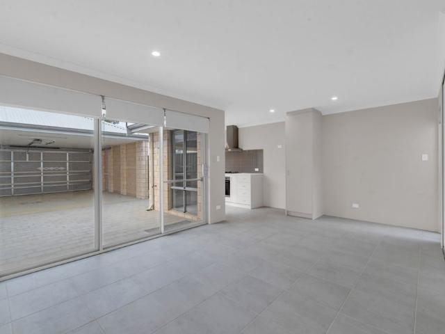 Modern & Cozy 4x2 New Build in a Peaceful Coodanup Location