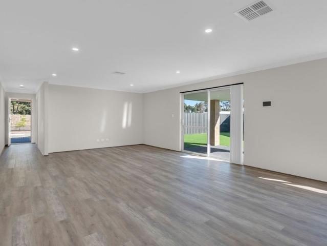 Four Bedroom Home in Lakelands