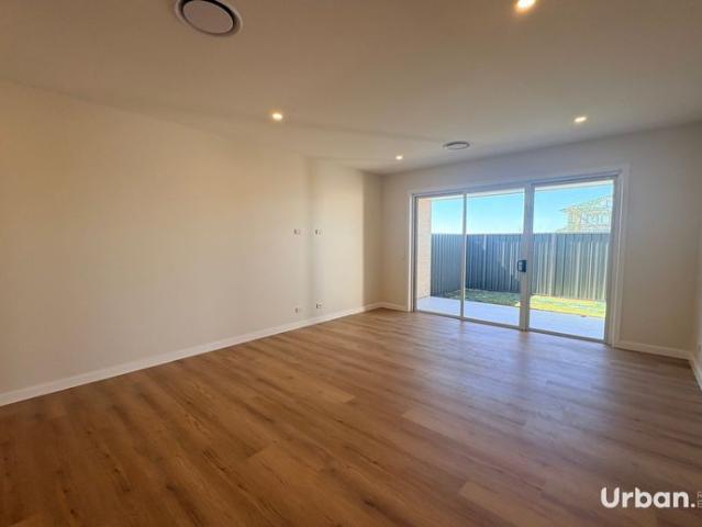 Four bedroom Home in Lochinvar
