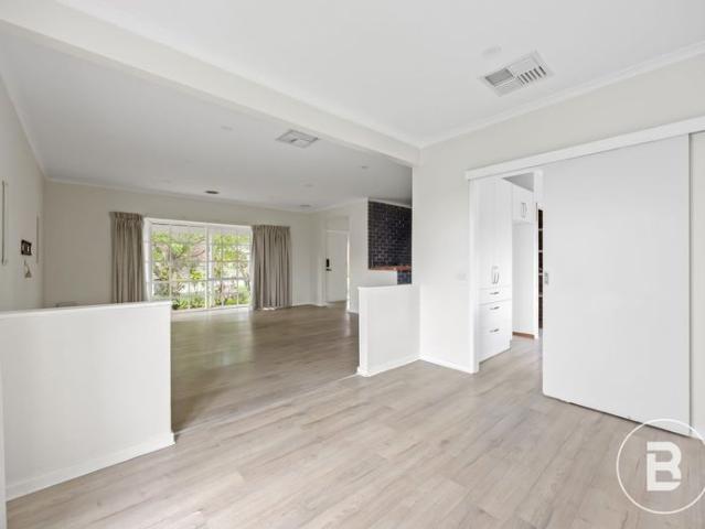 FOUR BEDROOM HOME IN POPULAR MOUNT HELEN