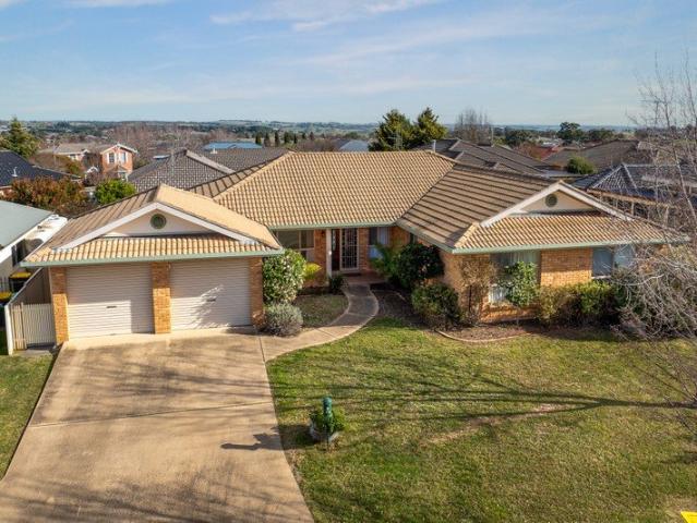 Four Bedroom Home in Quiet Location