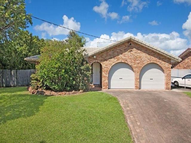 FOUR BEDROOM HOME NEAR THE BEACH!