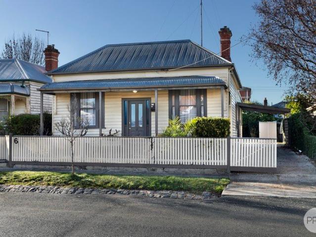 FOUR BEDROOM HOME SO CLOSE TO LAKE WENDOUREE