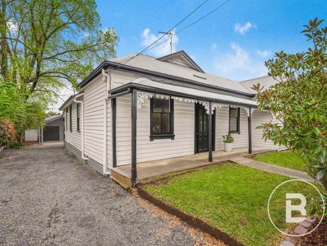 FOUR BEDROOM HERITAGE CHARM ON AN EXPANSIVE 810m2 Approx. ALLOTMENT