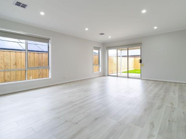 Four Bedroom Impressive Family Home !