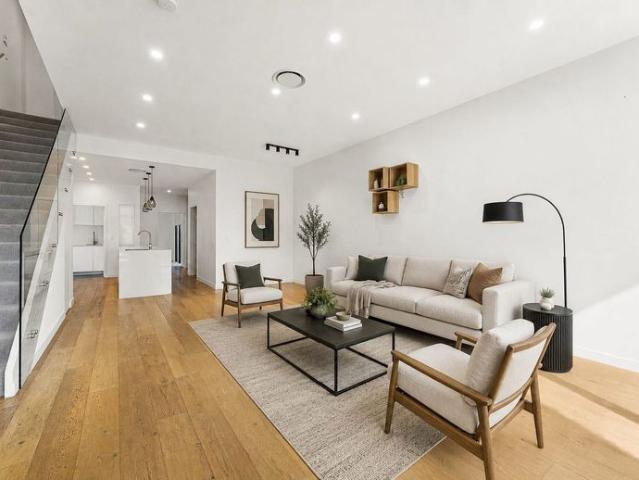 Four Bedroom Luxery Townhouse