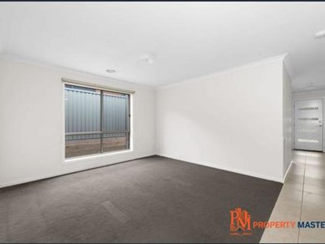 FOUR BEDROOM MODERN FAMILY HOME IN MT PLEASANT