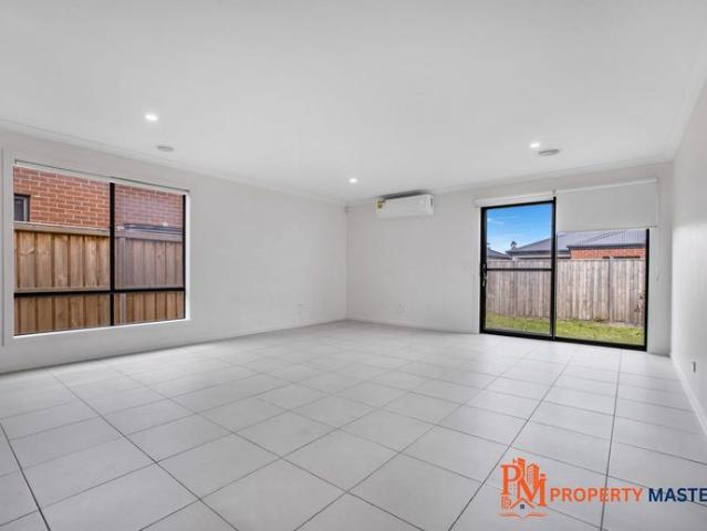 FOUR BEDROOM MODERN FAMILY HOME IN WINTER VALLEY