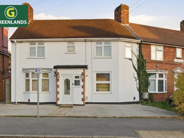 Four Bedroom Newly Refurbished House In Dagenham