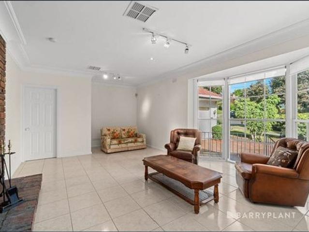 Four Bedroom Plus Study Spacious Family Home !