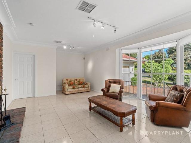 Four Bedroom Plus Study Spacious Family Home !