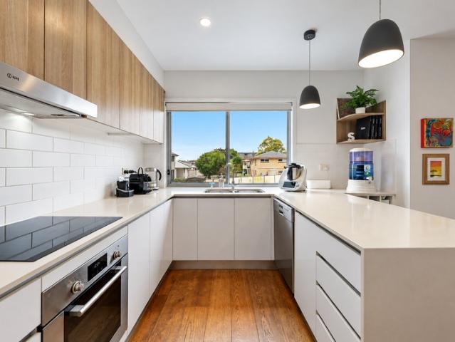 Four Bedroom Townhouse in a Prime Cannon Hill Location