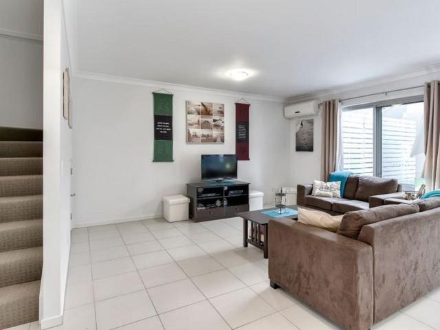 Four Bedroom Townhouse in Great Location!