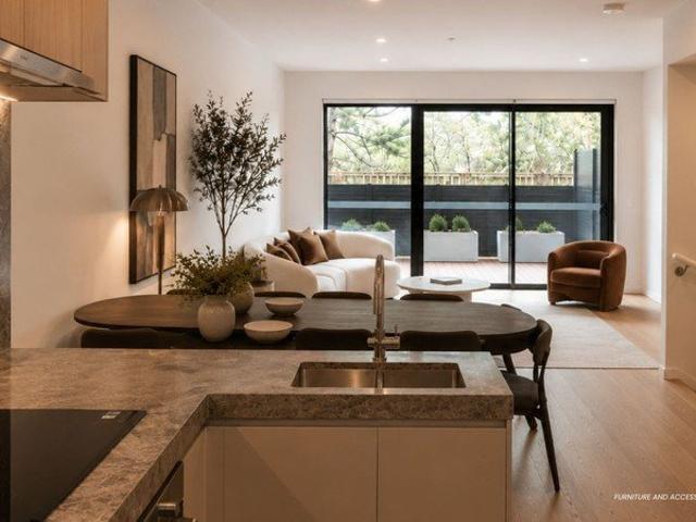 Four Bedroom Townhouse, Rooftop Terrace Overlooking Heathland Sanctuary