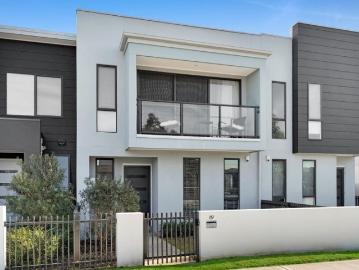 Four bedroom terrace with practical layout