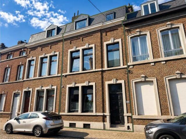 Four bedroom terraced house with terrace and garden