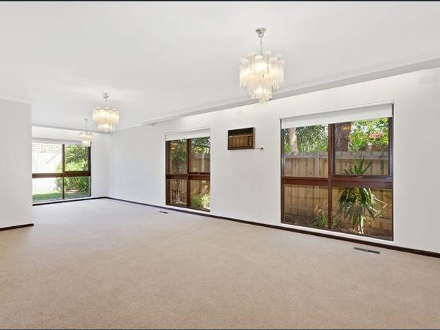 FOUR BEDROOM, TWO BATHROOM REAR UNIT WITH LOTS OF FEATURES! | FLARE REAL ESTATE