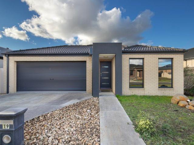 FOUR BEDROOM, TWO LIVING HOME IN ALFREDTON