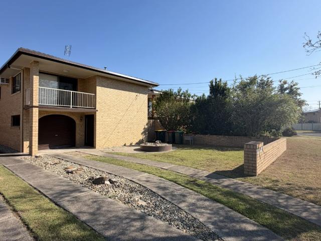 FOUR BEDROOM UNIT CENTRALLY LOCATED