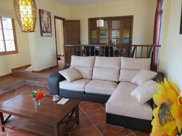 FOUR BEDROOMED HOUSE NEAR FRIGILIANA FOR LONG TERM RENTAL