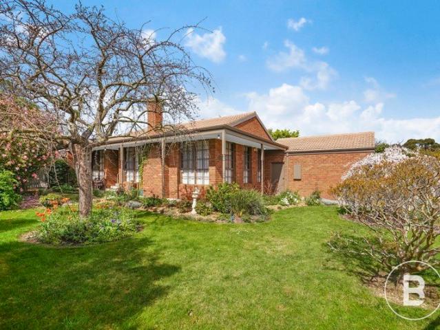 FOUR BEDROOMS AND TWO LIVING AREAS IN QUIET OLD ALFREDTON LOCATION