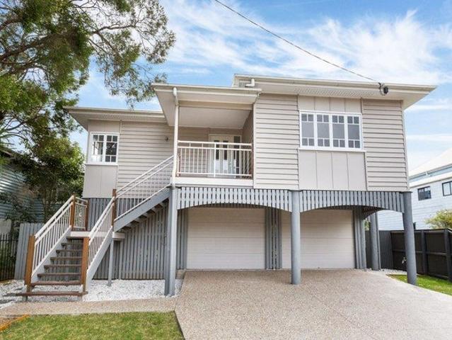 FOUR BEDROOMS IN SADLIERS CROSSING!