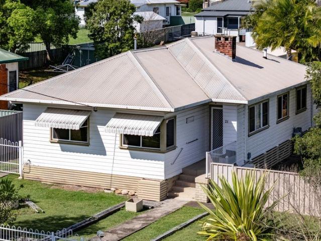 Four Bedrooms, Plenty of Room & A Brand New Shed