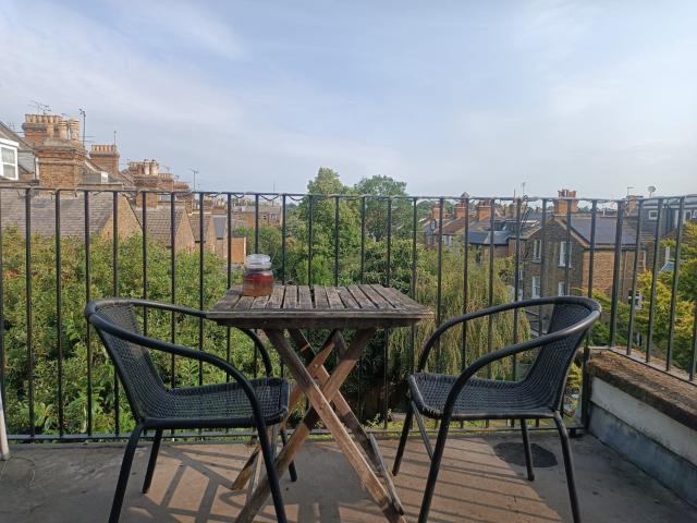 Four Bedrooms Two Bathroom Bright Flat to Rent in Crouch End