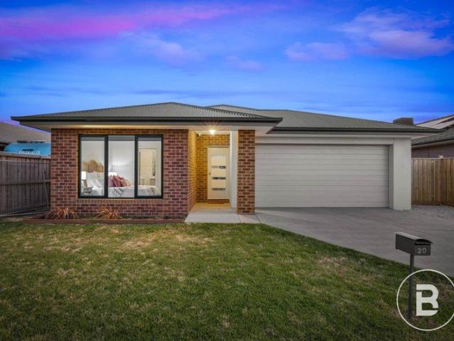 FOUR BEDROOMS, TWO LIVING IN WINTER VALLEY