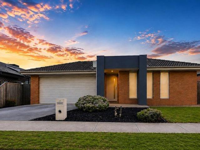 Four Bedrooms, Two Living Zones & Effortless Family Living!