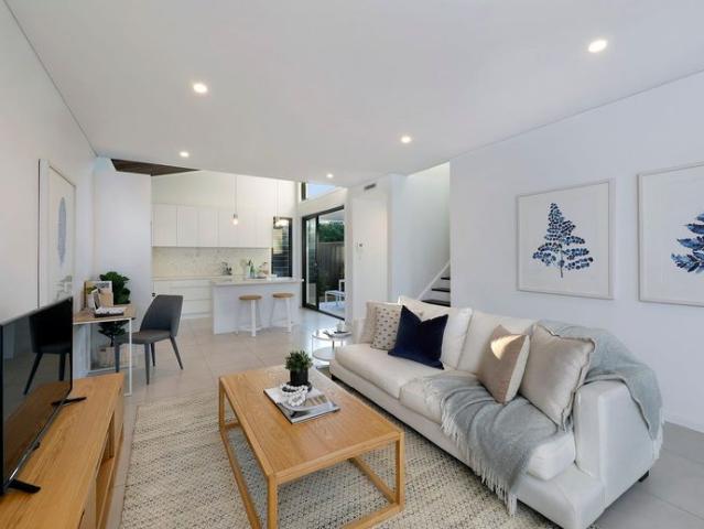 'Four Belles' Architecturally Designed 3 Bedroom Townhouse