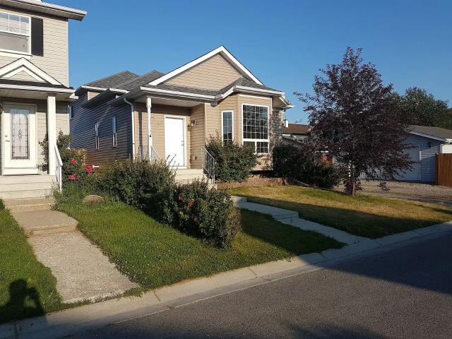 Four level split family Home — 3 Bedrooms+ Den House