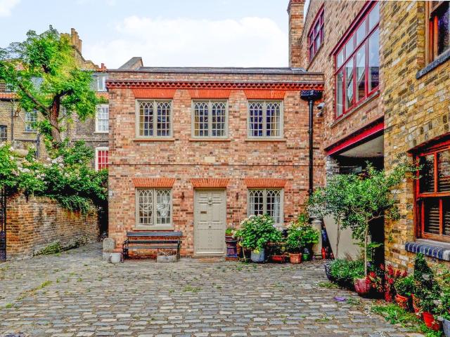 Fournier Street, Shoreditch, London E1, 1 bed property to rent, £3,250 pcm | PrimeLocation