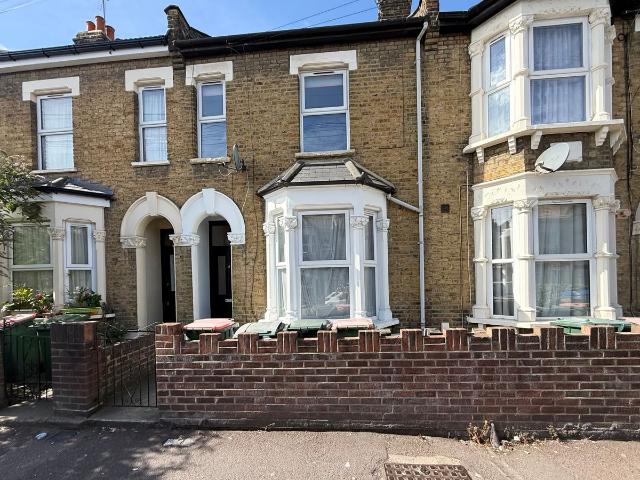 Fourth Avenue, Manor Park E12, 1 bed flat to rent, £1,300 pcm | PrimeLocation