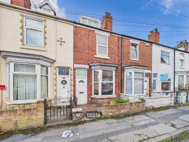 Fourth Avenue, Goole, East Yorkshire. 3 bed terraced house to rent £750 pcm £173 pw