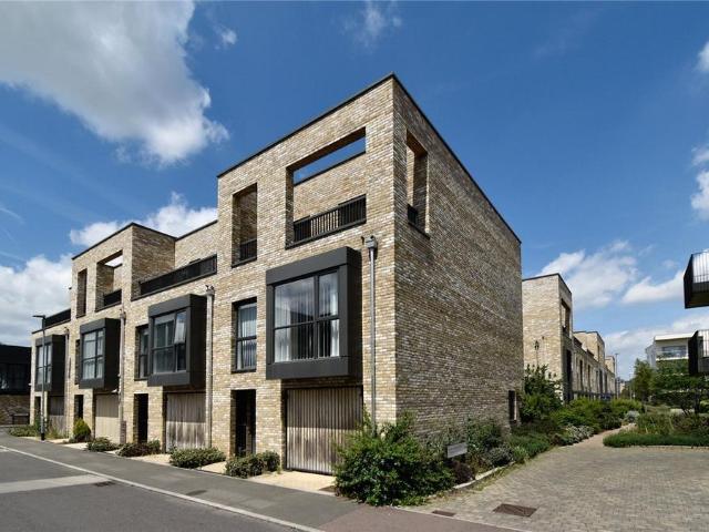 Fowler Avenue, Trumpington. 4 bed end of terrace house to rent £3,300 pcm £762 pw