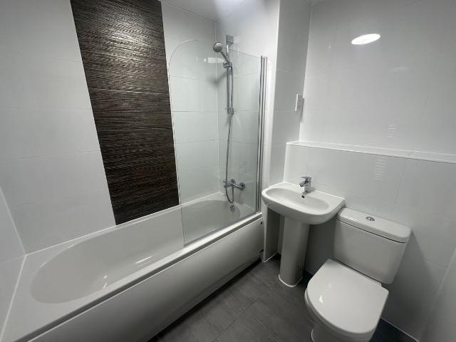 Fowler Road, Aylesbury HP19, 2 bed flat to rent, £1,375 pcm | PrimeLocation