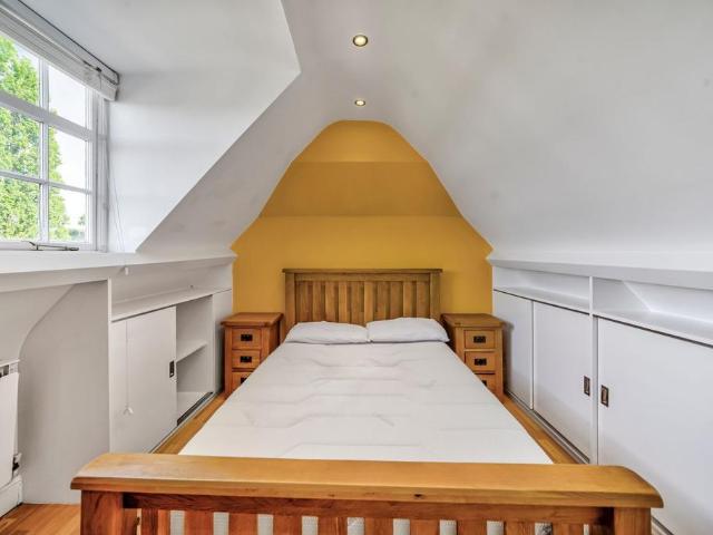 Fowlers Walk, Ealing, London, W5 3 bed house to rent £3,200 pcm £738 pw