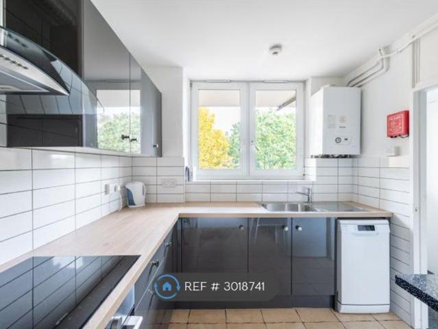 Fownes Street, London SW11, 4 bed flat to rent, £3,600 pcm | PrimeLocation