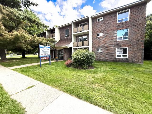 Fox Court Apartments Choose your rent level Call for Details All utilities & parking included