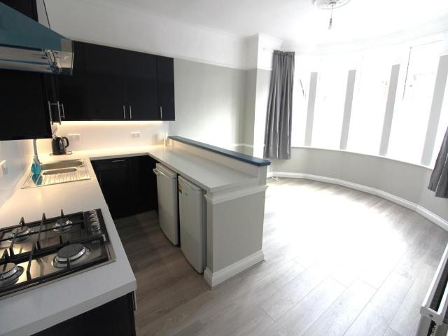 Fox Lane N13, 1 bed flat to rent, £1,450 pcm | PrimeLocation