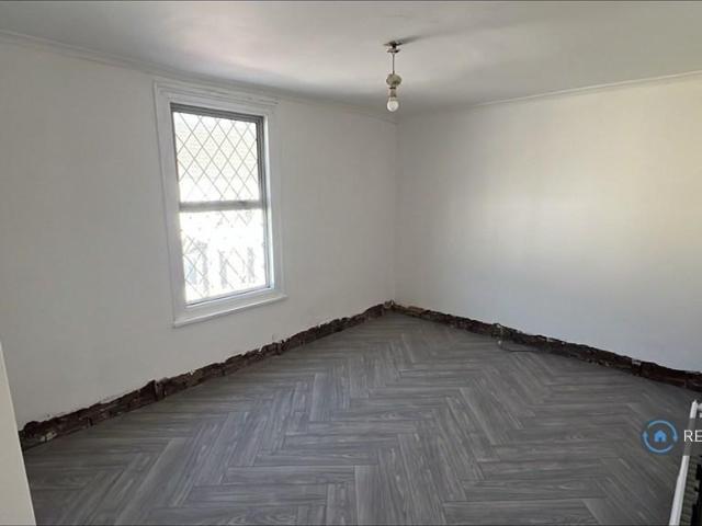 Fox St, Gillingham, ME7 2 bed terraced house to rent £1,200 pcm £277 pw