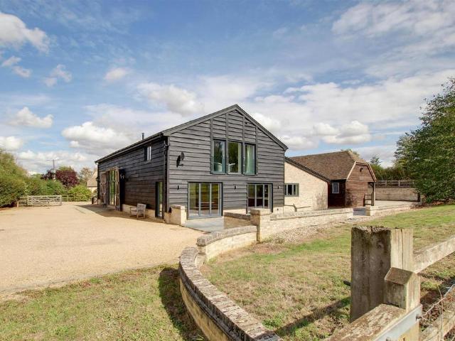 Fox Road, Cambridge CB23 5 bed barn conversion to rent £4,850 pcm £1,119 pw