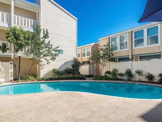Fox Run I 2 Bedroom Apartment for Rent at 3912 S I 10 Service Rd W, Metairie, LA 70001