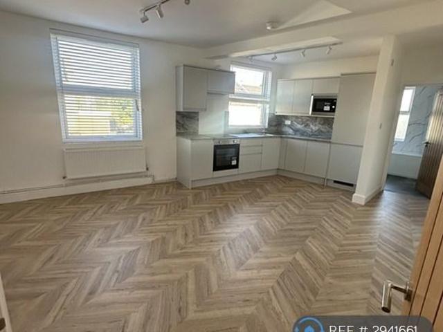 Foxberry Road, London, SE4 3 bed flat to rent £2,250 pcm £519 pw
