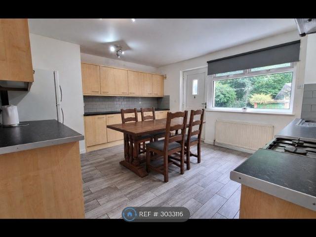 Foxcroft Way, Leeds LS6, 4 bed shared accommodation to rent, £1,265 pcm | PrimeLocation